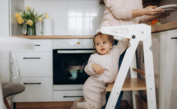 Autonomie et sécurité : pourquoi la tour d'observation est un must-have pour les parents ?